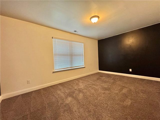 320 Brooks Village Drive, Pendergrass, GA 30567