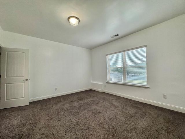 320 Brooks Village Drive, Pendergrass, GA 30567