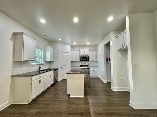 320 Brooks Village Drive, Pendergrass, GA 30567