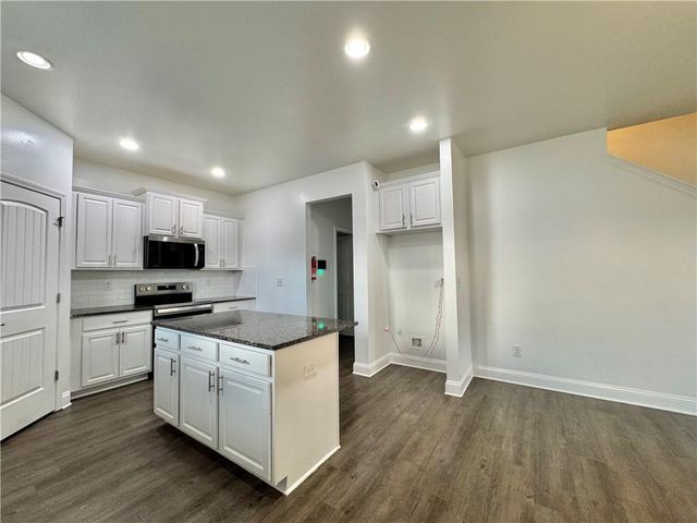 320 Brooks Village Drive, Pendergrass, GA 30567