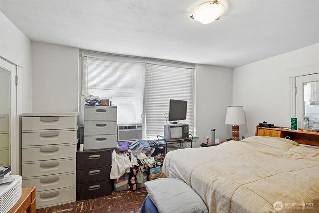 911 Martin Luther King Jr Way, Seattle, WA 98122