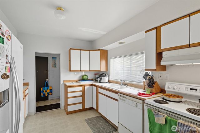 911 Martin Luther King Jr Way, Seattle, WA 98122