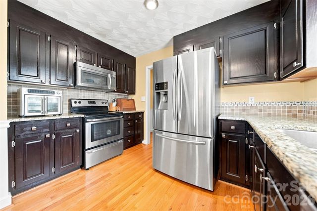 4948 Betty Drive NE, Hickory, NC 28601