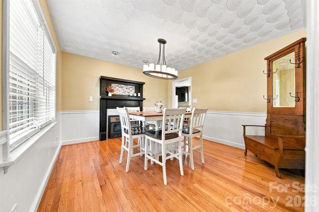 4948 Betty Drive NE, Hickory, NC 28601