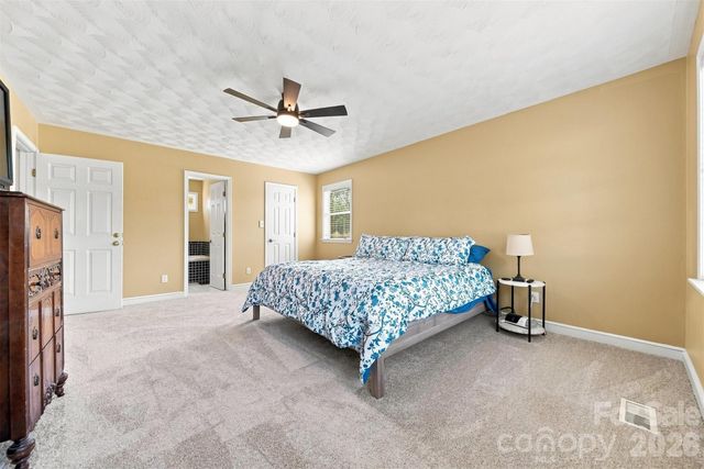 4948 Betty Drive NE, Hickory, NC 28601