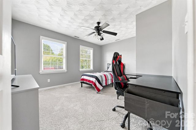 4948 Betty Drive NE, Hickory, NC 28601