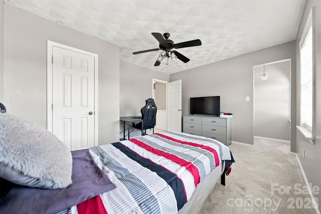 4948 Betty Drive NE, Hickory, NC 28601