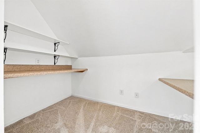 4948 Betty Drive NE, Hickory, NC 28601