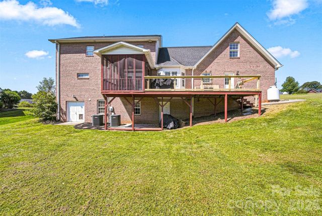 4948 Betty Drive NE, Hickory, NC 28601