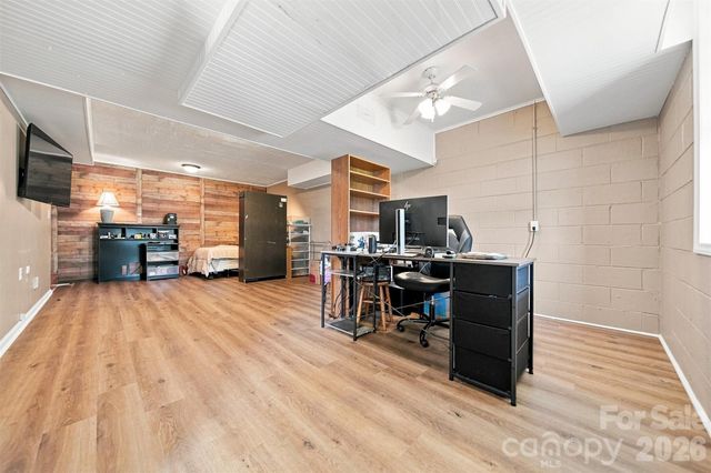 4948 Betty Drive NE, Hickory, NC 28601