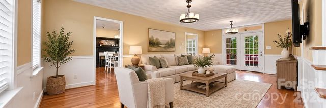 4948 Betty Drive NE, Hickory, NC 28601
