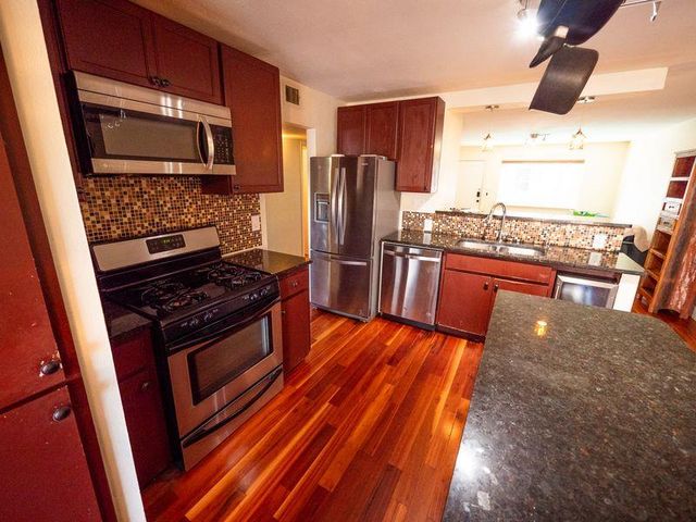 2303 Eastside DR 209, Austin, TX 78704