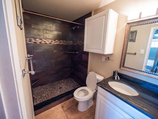 2303 Eastside DR 209, Austin, TX 78704