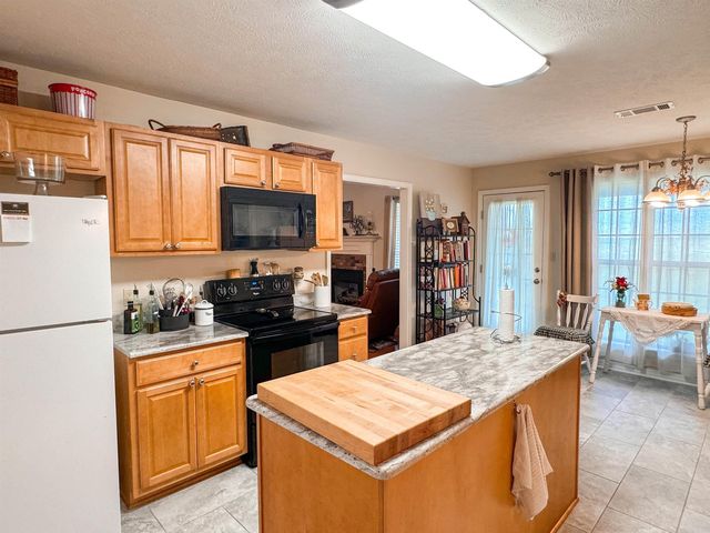 1502 Lauren, Searcy, AR 72143