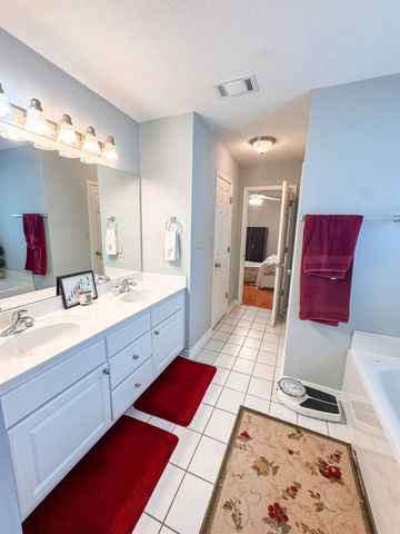 1502 Lauren, Searcy, AR 72143
