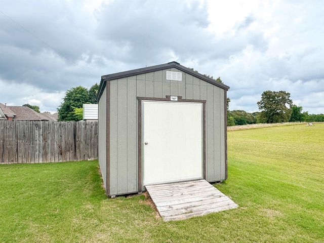 1502 Lauren, Searcy, AR 72143