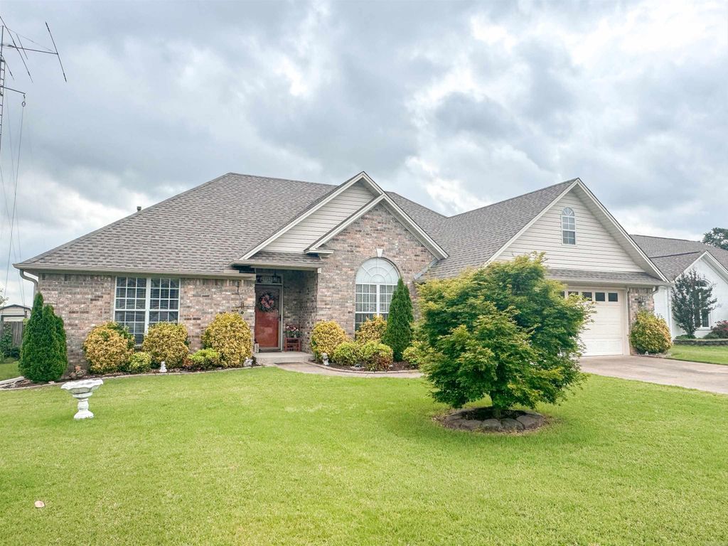 1502 Lauren, Searcy, AR 72143