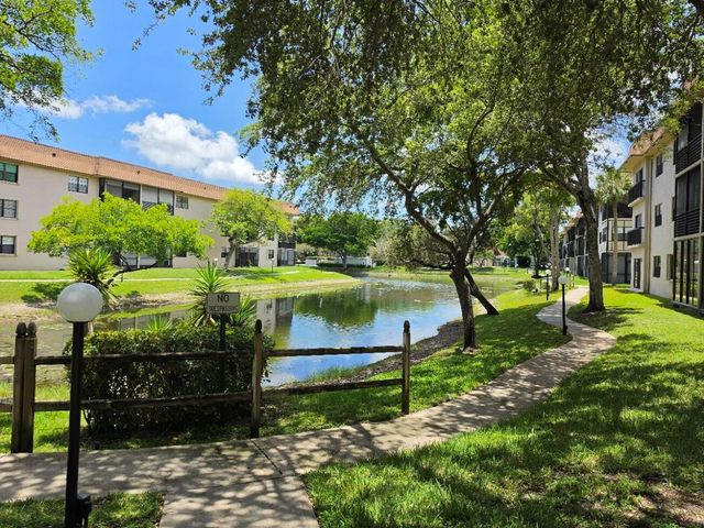 6090 N Sabal Palm Boulevard 209, Tamarac, FL 33319