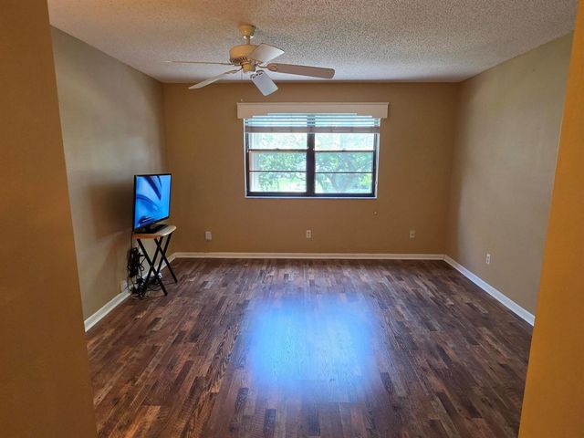 6090 N Sabal Palm Boulevard 209, Tamarac, FL 33319