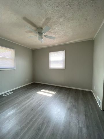 12 Little Pine Pl, City Of Franklin, PA 16323