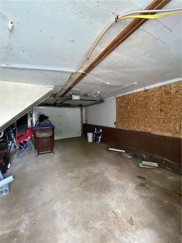 12 Little Pine Pl, City Of Franklin, PA 16323