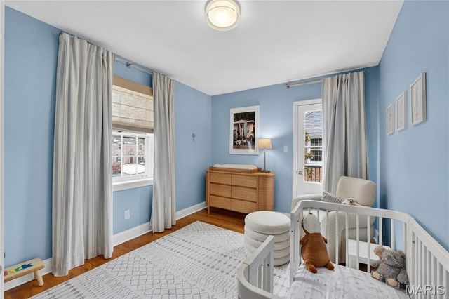 7736 Davis Drive, St Louis, MO 63105