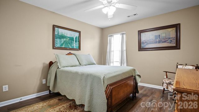 208 Elrosa Road, Mooresville, NC 28115
