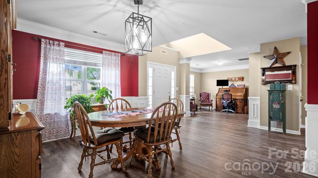 208 Elrosa Road, Mooresville, NC 28115