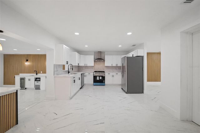 1725 WALKER ROAD, Lakeland, FL 33810