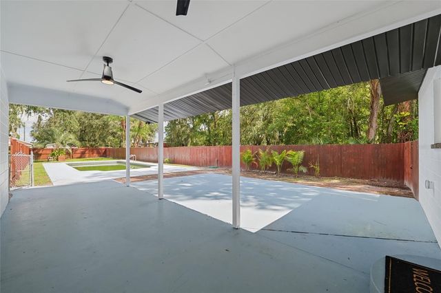1725 WALKER ROAD, Lakeland, FL 33810