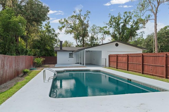 1725 WALKER ROAD, Lakeland, FL 33810