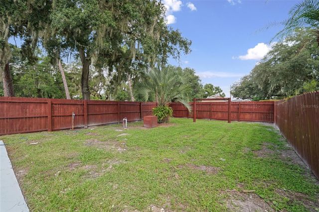 1725 WALKER ROAD, Lakeland, FL 33810