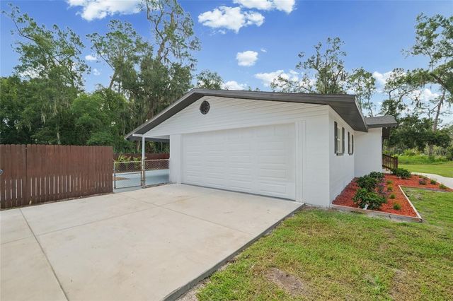 1725 WALKER ROAD, Lakeland, FL 33810