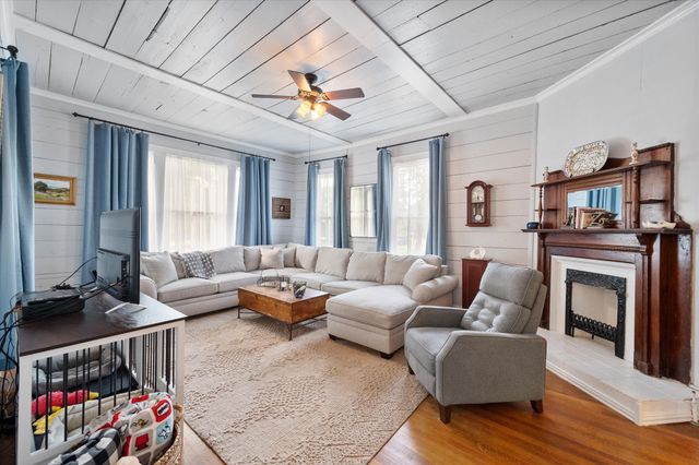 756 W 3rd Avenue, Corsicana, TX 75110