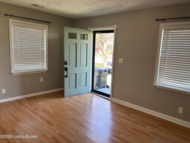 326 Alger Ave, Louisville, KY 40214