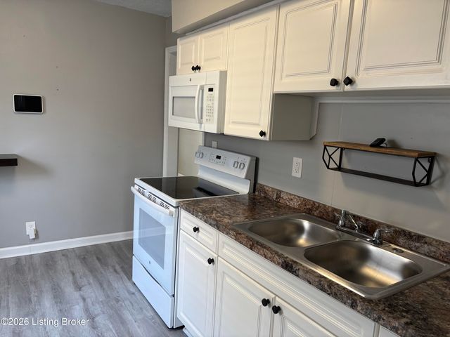 326 Alger Ave, Louisville, KY 40214