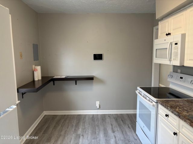 326 Alger Ave, Louisville, KY 40214