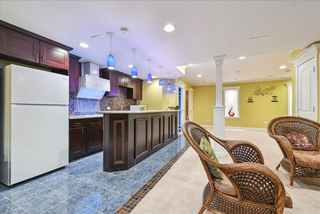 3303 Scottsdale Court, Naperville, IL 60564