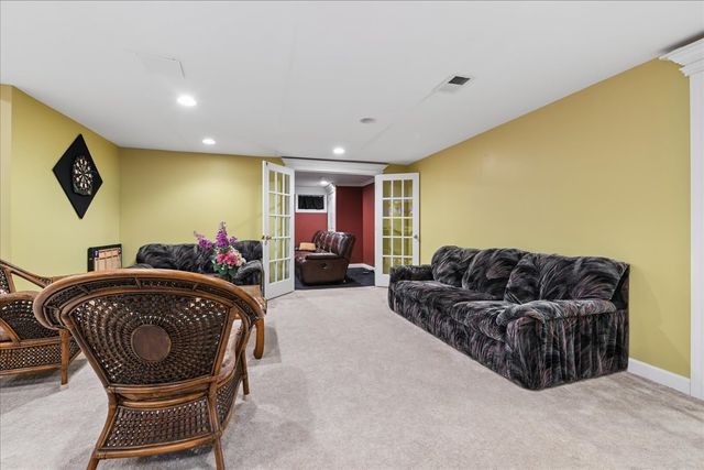 3303 Scottsdale Court, Naperville, IL 60564