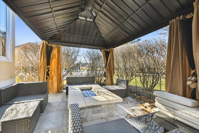 3303 Scottsdale Court, Naperville, IL 60564