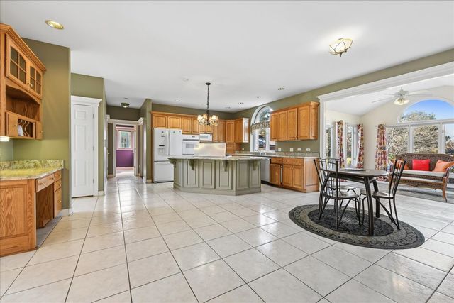 3303 Scottsdale Court, Naperville, IL 60564