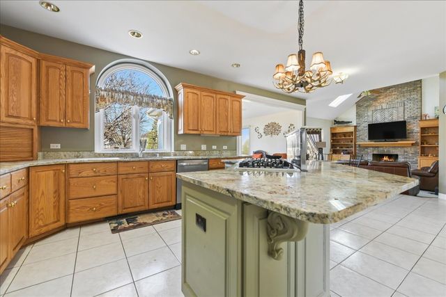 3303 Scottsdale Court, Naperville, IL 60564