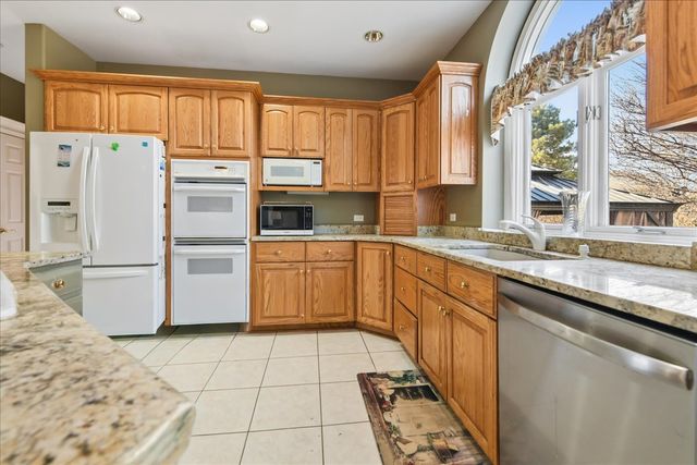 3303 Scottsdale Court, Naperville, IL 60564