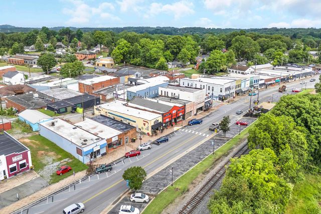 17 Bishop Street, Inman, SC 29349