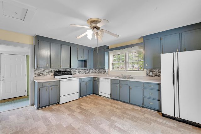 17 Bishop Street, Inman, SC 29349