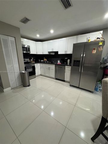 11431 SW 7th Ter 303-C, Sweetwater, FL 33174