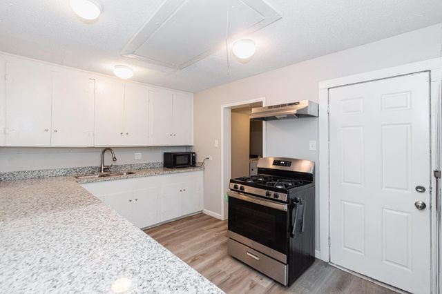 402 W Camp Street, Brazoria, TX 77422