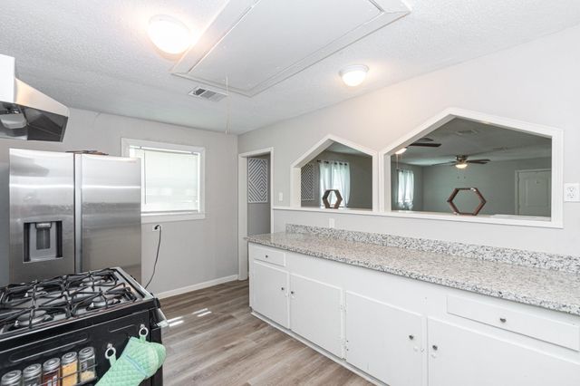 402 W Camp Street, Brazoria, TX 77422