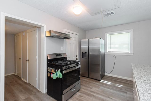 402 W Camp Street, Brazoria, TX 77422