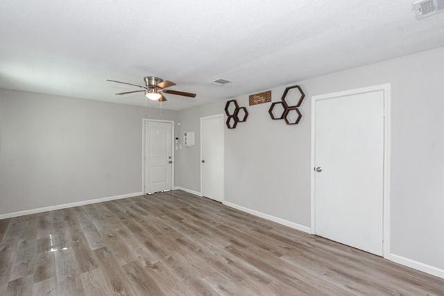 402 W Camp Street, Brazoria, TX 77422